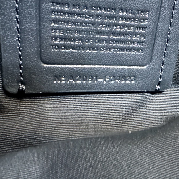 *NWT* Coach pebble leather Mae crossbody. Beautiful bag!! - Picture 3 of 5